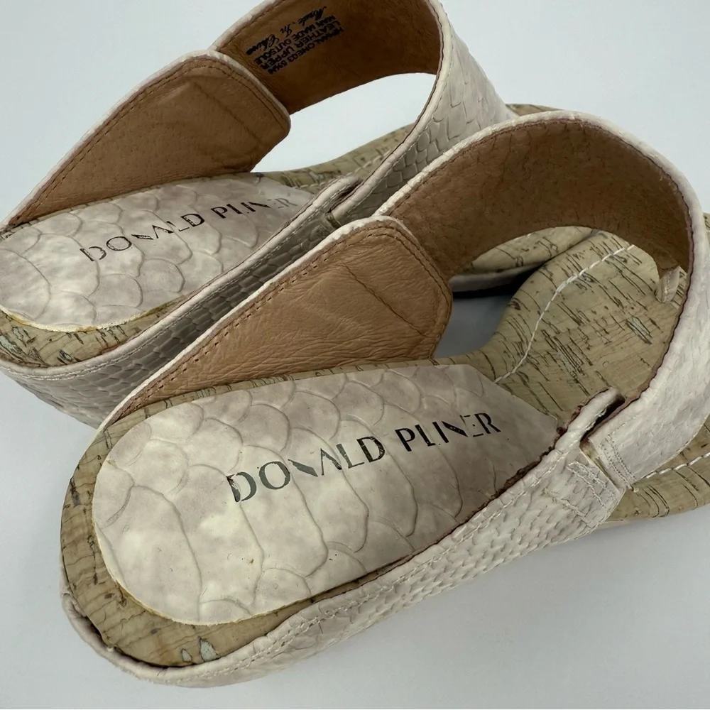 Donald J. Pliner Malone Leather Wedge Thong Sandals Size 5.5